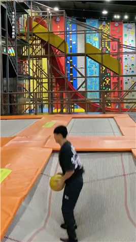 我觉得扣篮只要球进了一个字“帅”过程结尾不重要 #灌篮高手#篮球