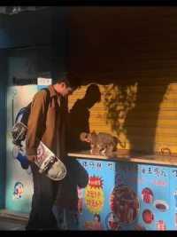 今天滑板捡到一只非常乖的猫猫#滑板